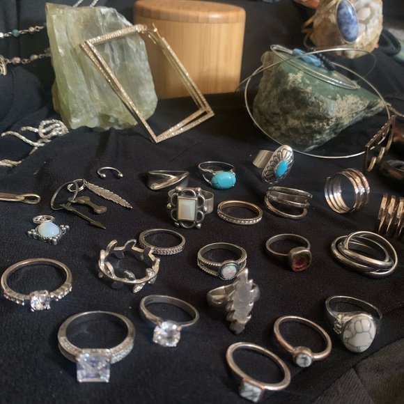 Ring 💍 - Picture 5 of 5